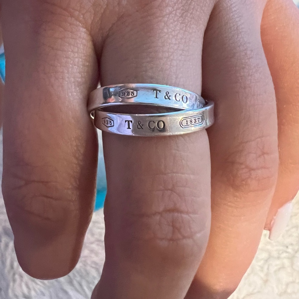 Tiffany’s Silver Interlocking Circle Ring - image 6